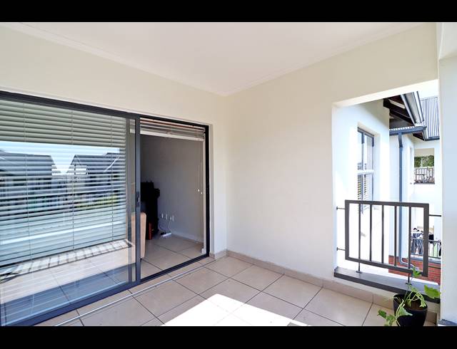 2 BEDROOM APARTMENT FOR SALE IN GREENSTONE HILL